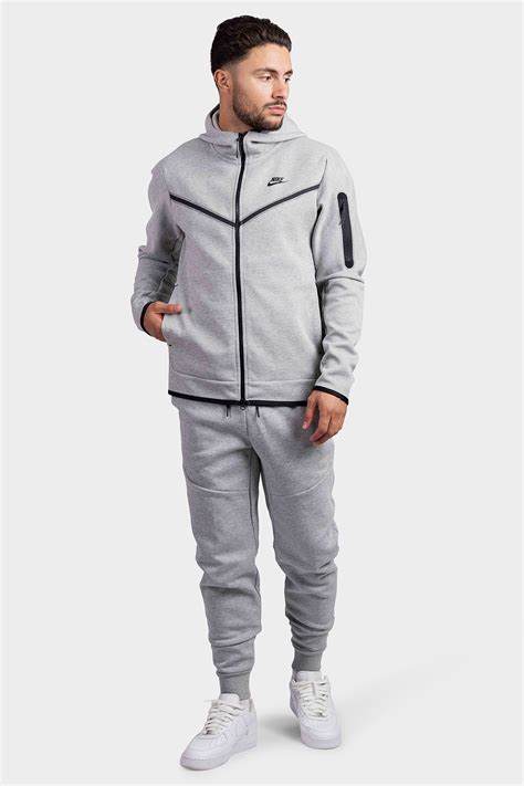 nike trainingspak tech heren|grijze trainingspak.